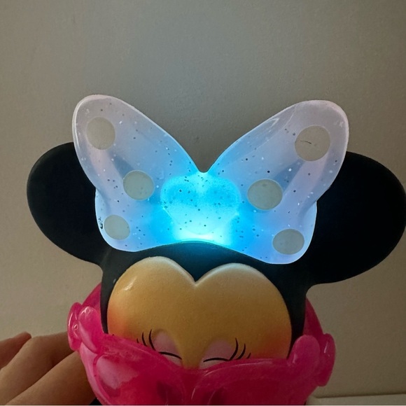 Disney, Minnie Mouse, Singing Glitz & Glam Posable Talking, Color Bow Lights Up - Picture 5 of 16